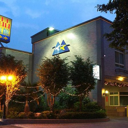 Regin Business Motel Lucsu Kültér fotó