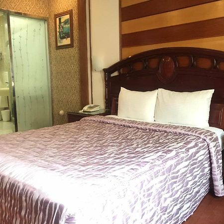 Regin Business Motel Lucsu Kültér fotó