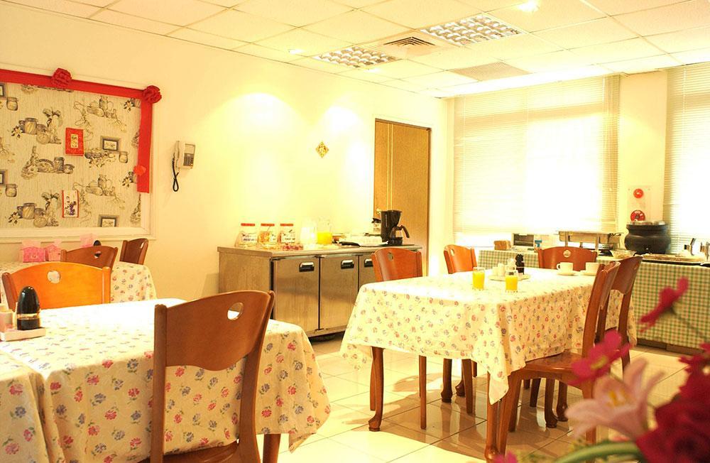 Regin Business Motel Lucsu Kültér fotó