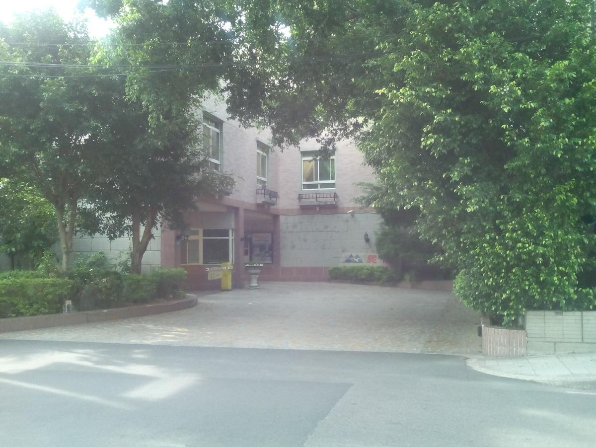 Regin Business Motel Lucsu Kültér fotó