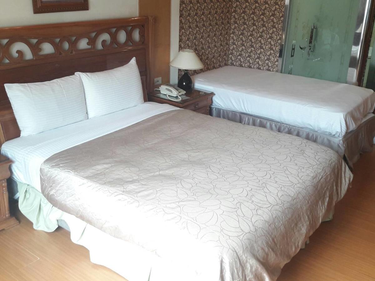 Regin Business Motel Lucsu Kültér fotó