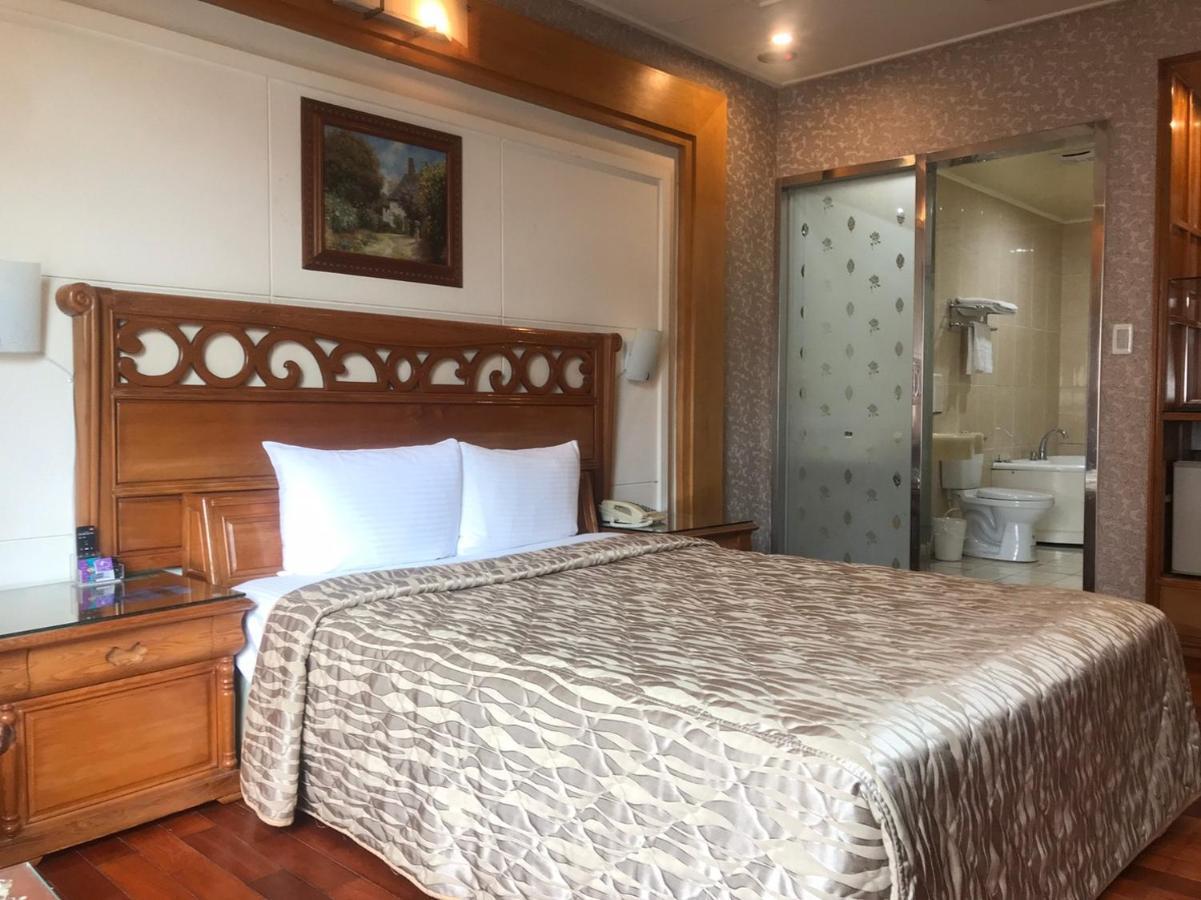 Regin Business Motel Lucsu Kültér fotó